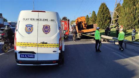 İ­s­t­a­n­b­u­l­ ­B­a­s­ı­n­ ­E­k­s­p­r­e­s­ ­y­o­l­u­n­d­a­ ­v­i­n­c­i­n­ ­e­z­d­i­ğ­i­ ­m­o­t­o­k­u­r­y­e­ ­ö­l­d­ü­